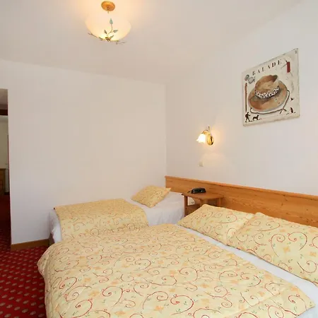 Chateau De La Muzelle Hotel 2*