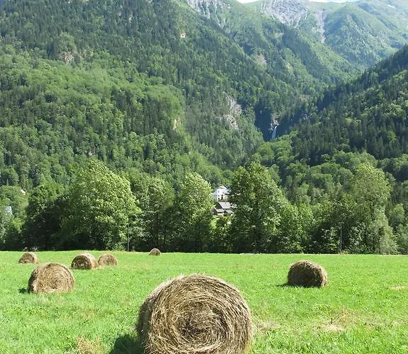 Chateau De La Muzelle 2*